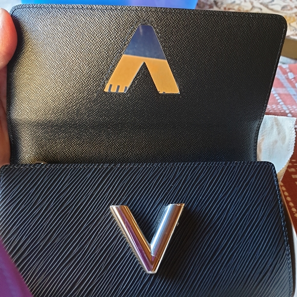 Louis vuitton Twist wallet. - Picture 6 of 8